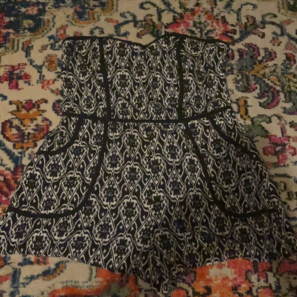 Black and White Brocade Print Xhilaration Strapless Romper size XL with Pockets
